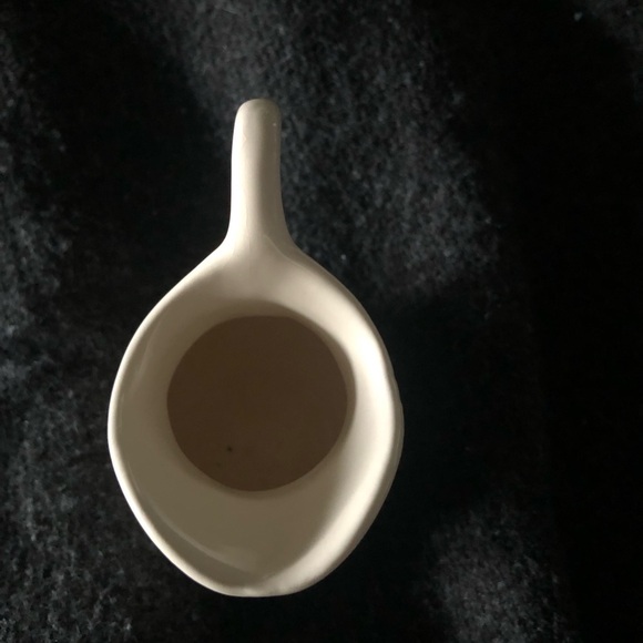 Addy  Ceramic Pitcher and cloth - Picture 7 of 10